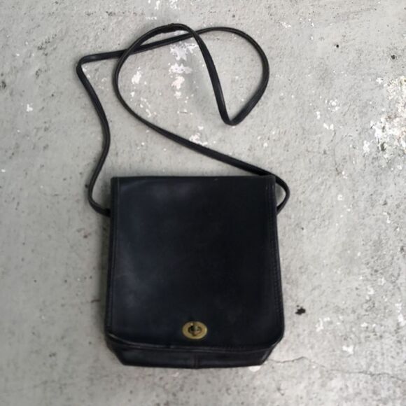 Coach vintage crossbody - Picture 2 of 9